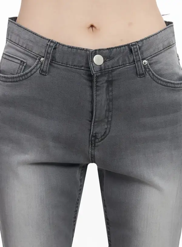 Pocketed Slim Fit Bootcut Jeans
