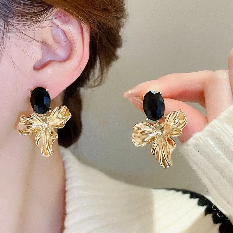 Flower Sparkle Stud Oval Earrings
