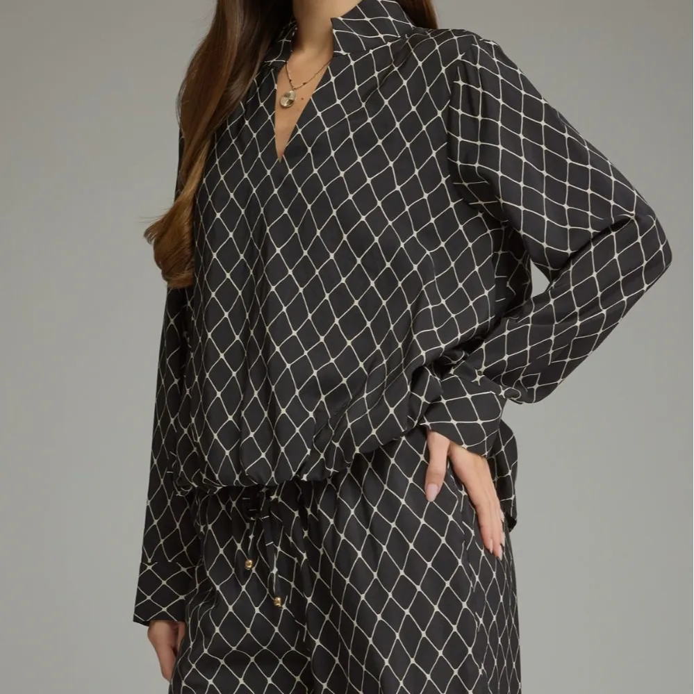 Geometric Gathered Top Sets