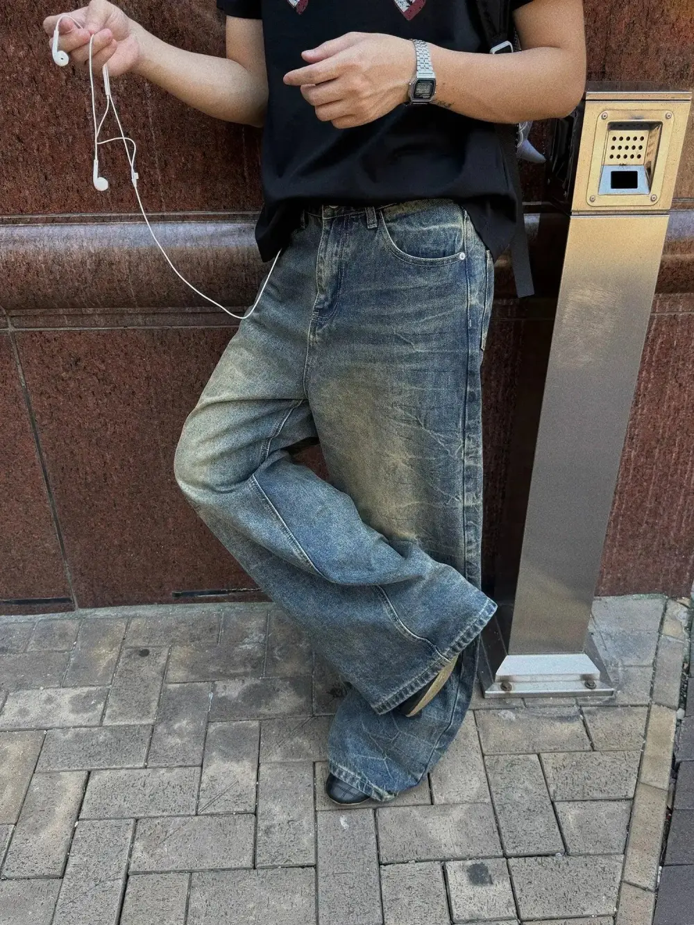Vintage Washed Loose Fit Jeans