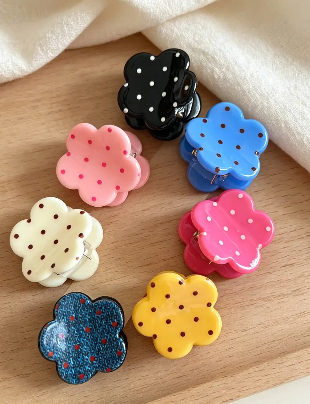 Flower Shape Polka Dot Print Mini Hair Claw Clip