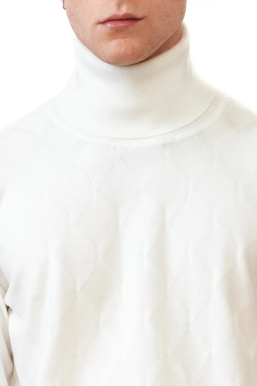 Classic Diamond Pattern Regular Fit Viscose Turtleneck Sweater
