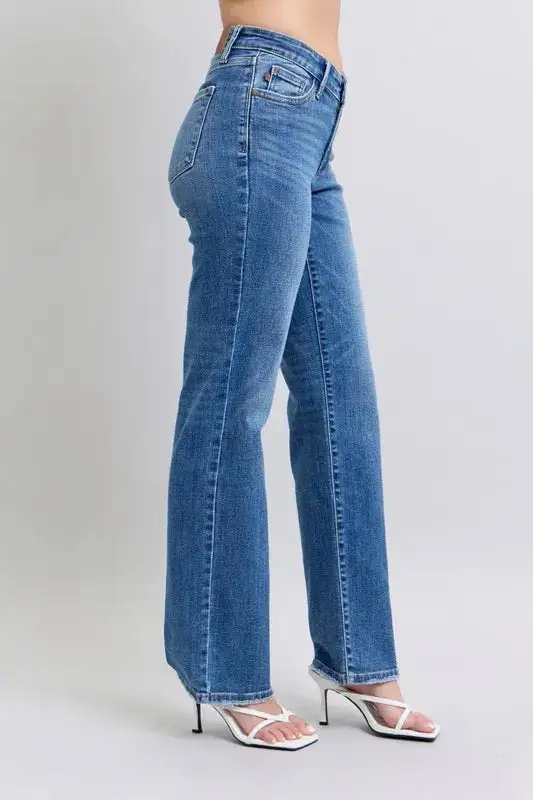 High-Waist Relaxed Vintage-Wash Pocketed Straight Leg Jeans