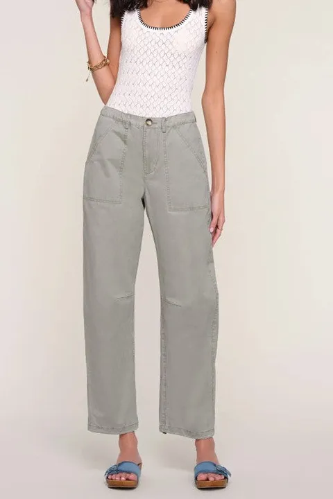 Light Wash Relaxed Fit Denim Pants