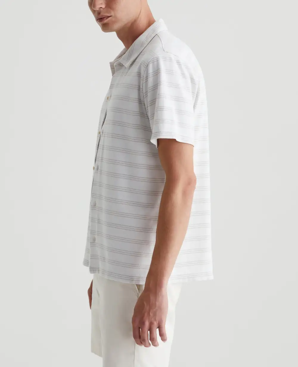 Men's Relaxed Fit Button-Up Shirt