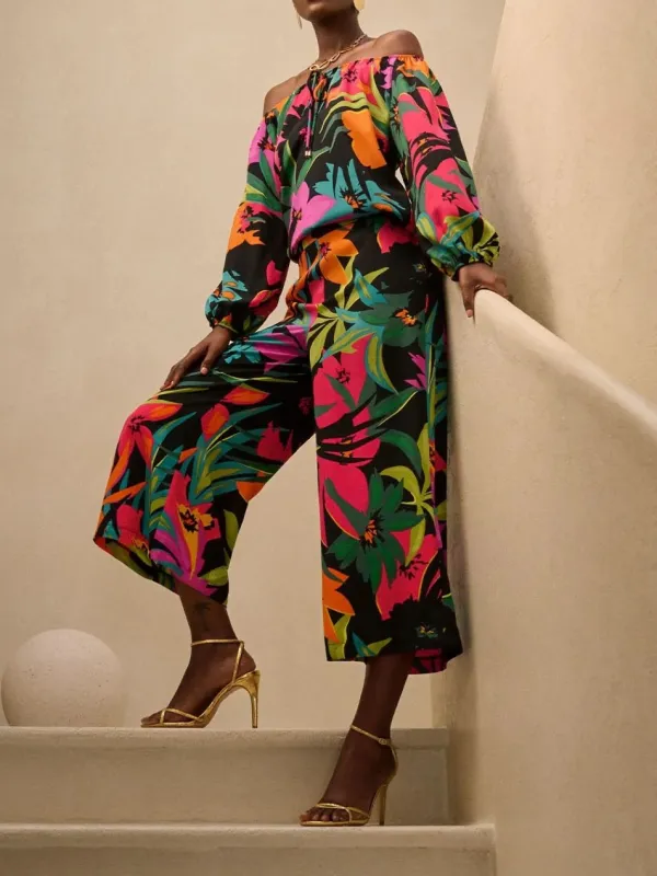 Tropical Print Off - Shoulder Cropped Pants