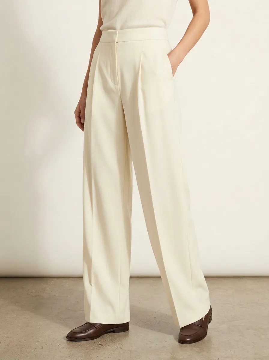 Minimal Detail Pleated Wide-Leg Trousers