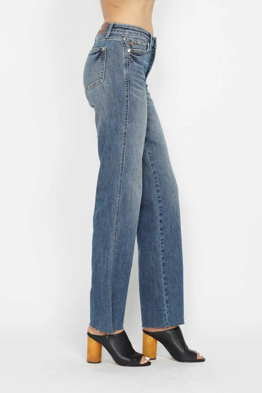 Mid-Rise Washed Pocketed Stretch Straight Leg Jeans
