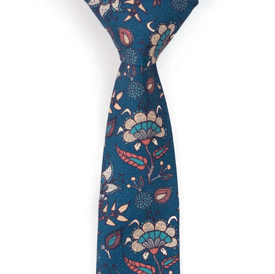 Neat Botanical Floral Pattern Necktie