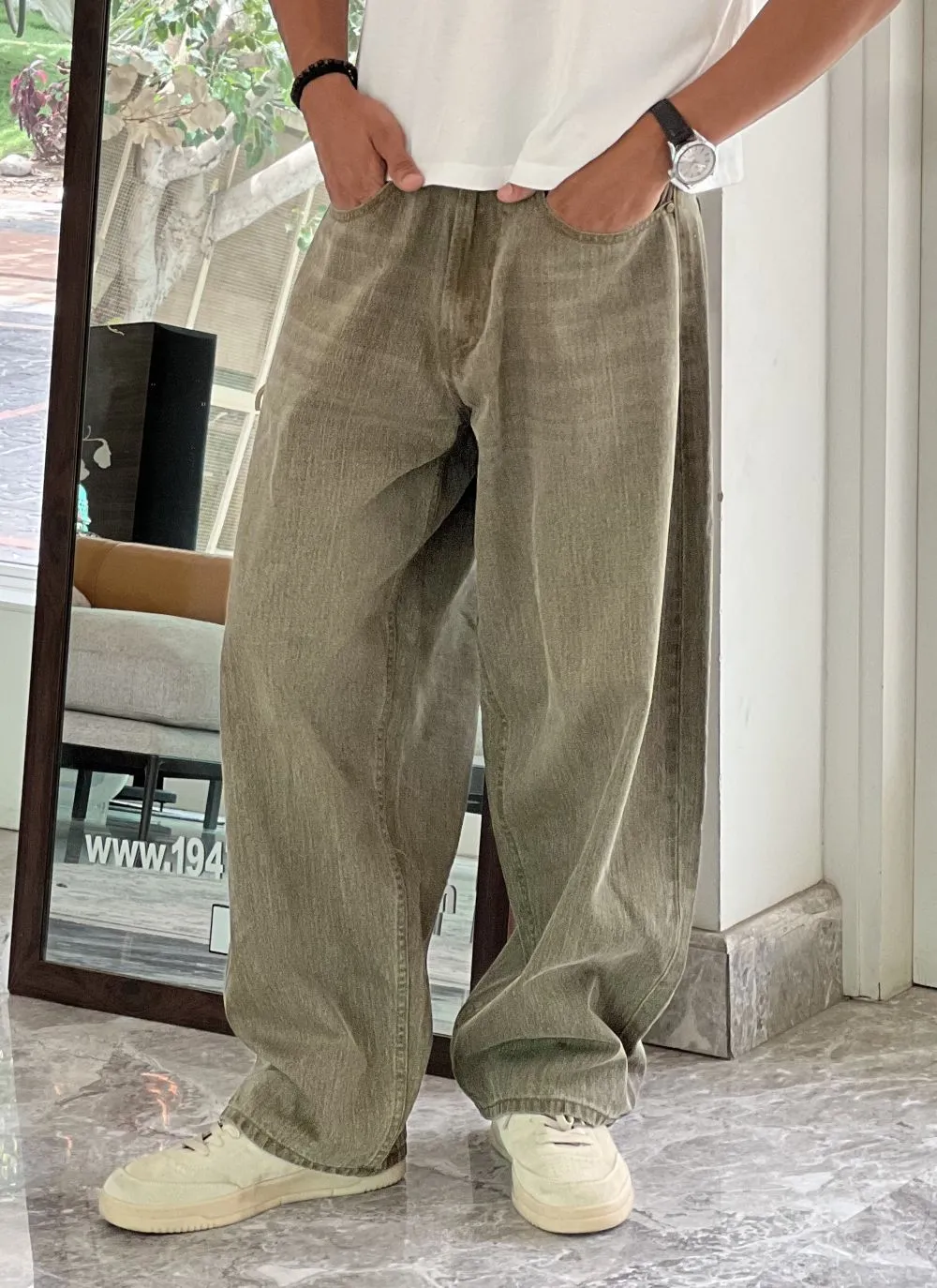Relaxed-Fit Tapered Barrel Jeans