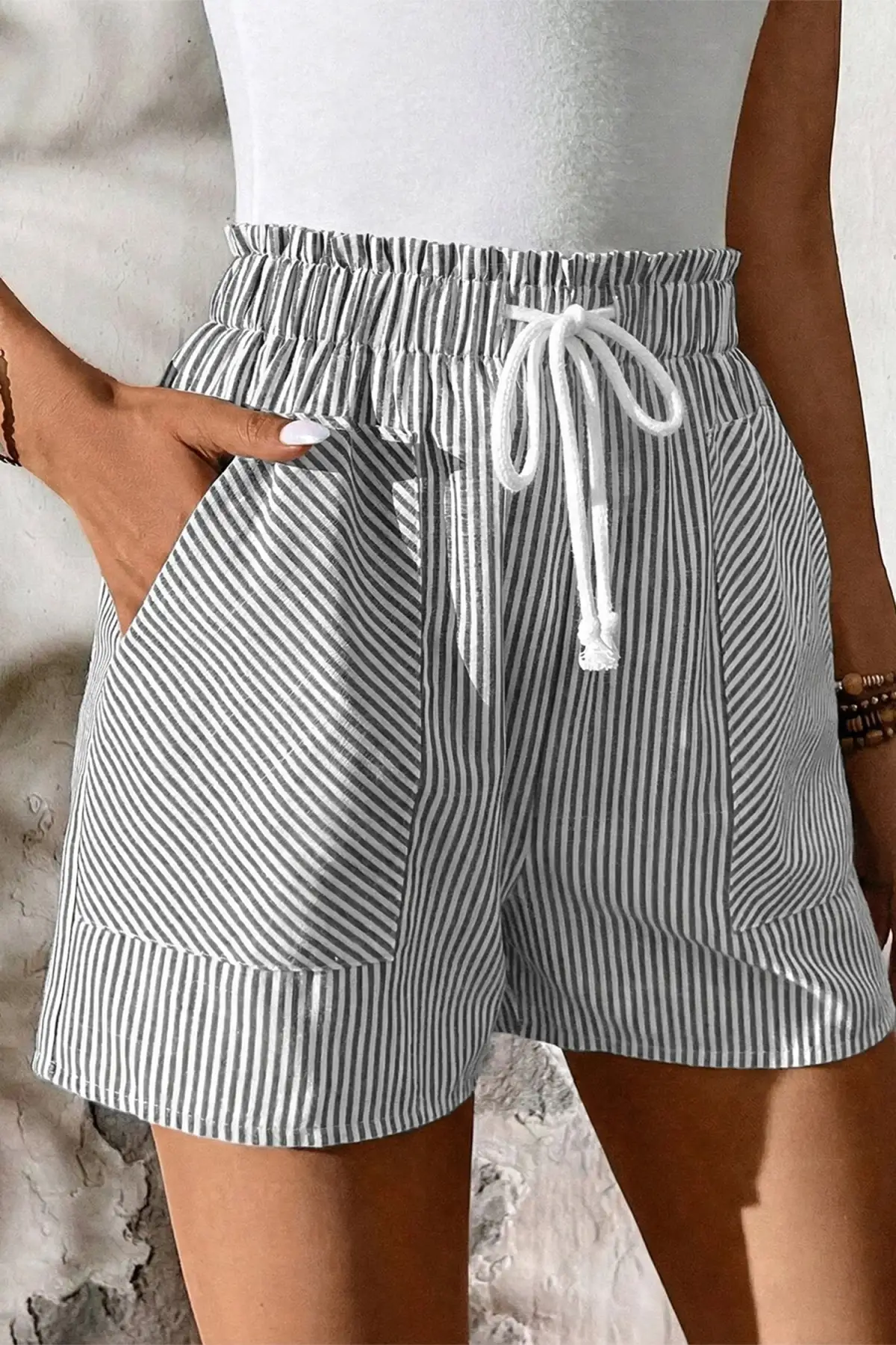 Lace-Up Elastic Waist Casual Pocketed Shorts