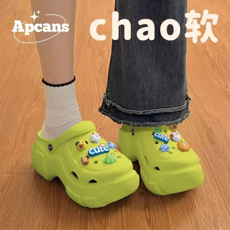 Water Friendly Flat Sandals