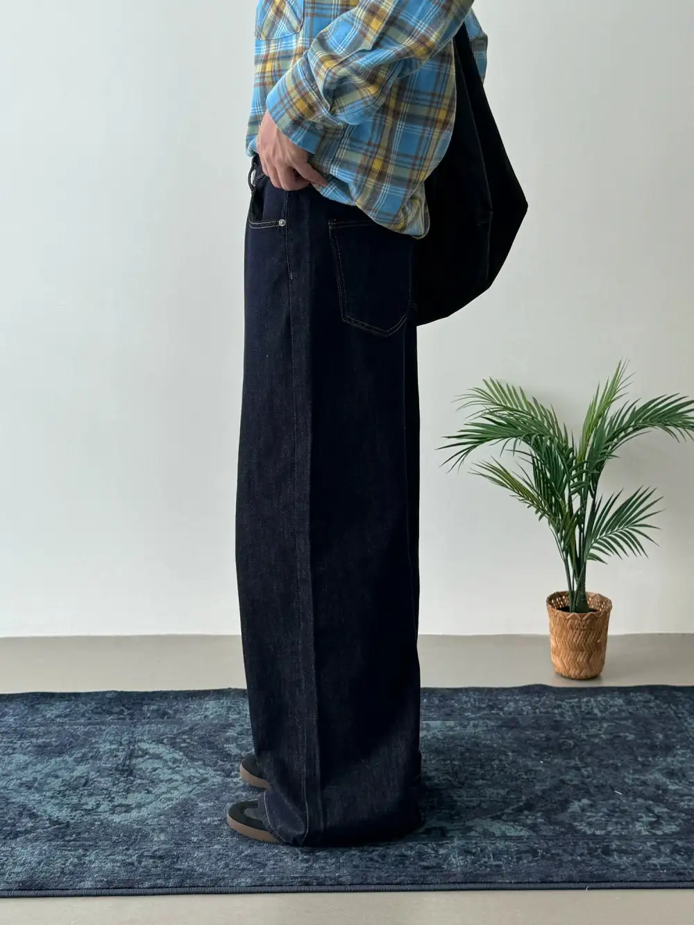 Buttoned Casual Wide Leg Jeans