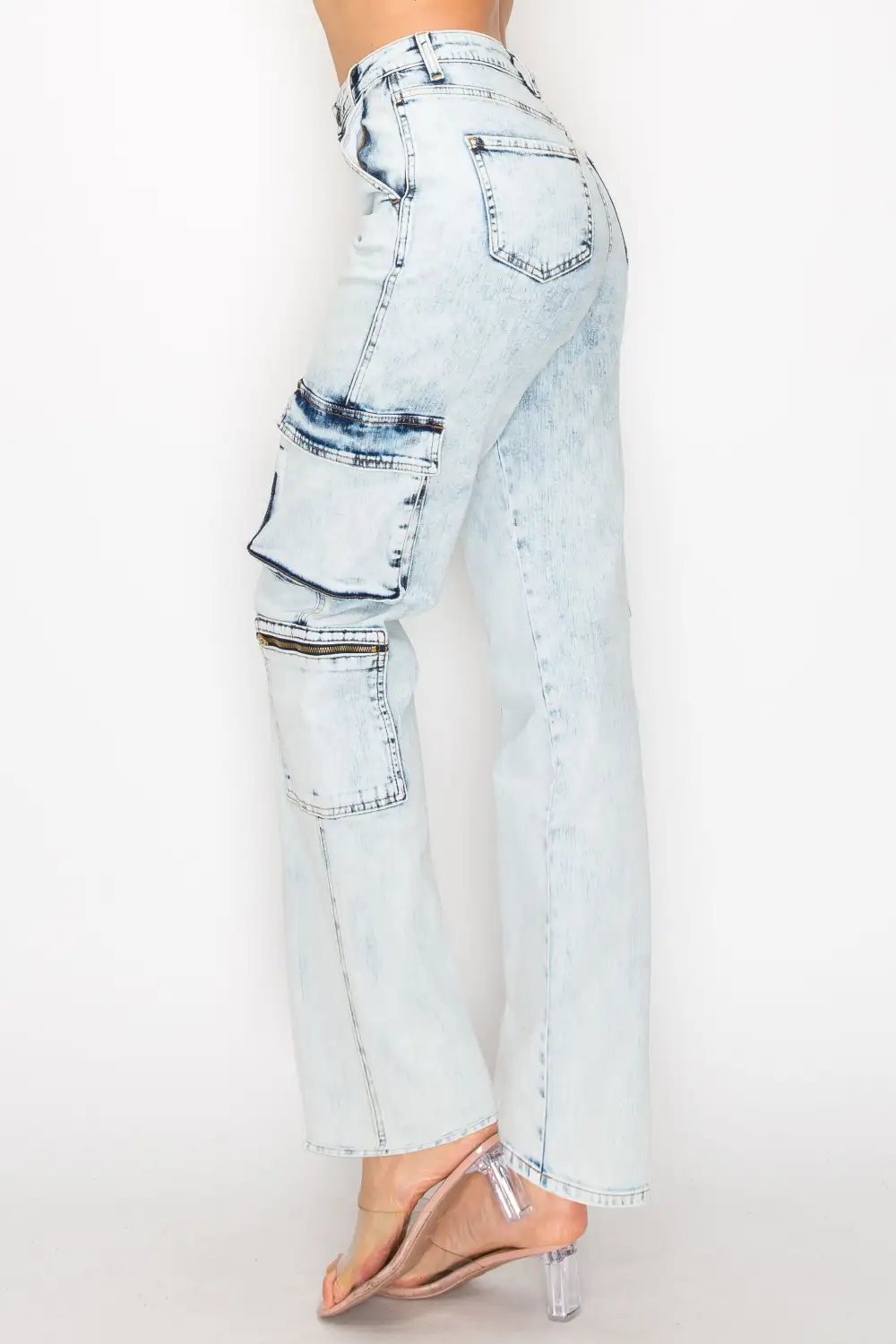 Mid-Rise Wide-Leg Washed Cargo Jeans