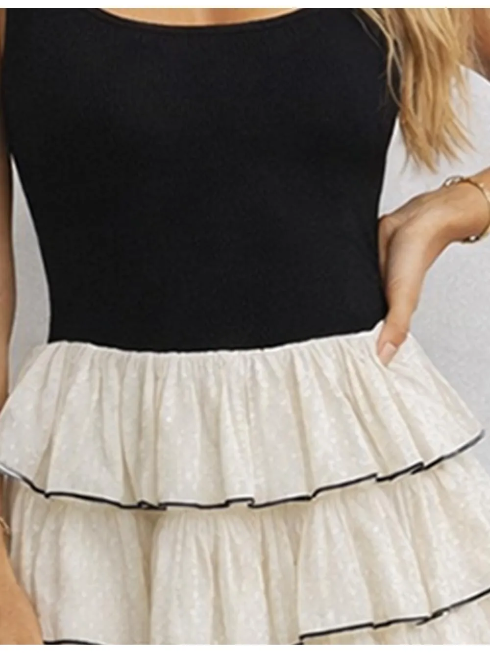 Chic Tiered Ruffle Scoop Neck Sleeveless Midi Dress