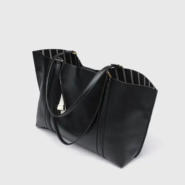 Office Chic: French-Style Minimalist Commuter Tote