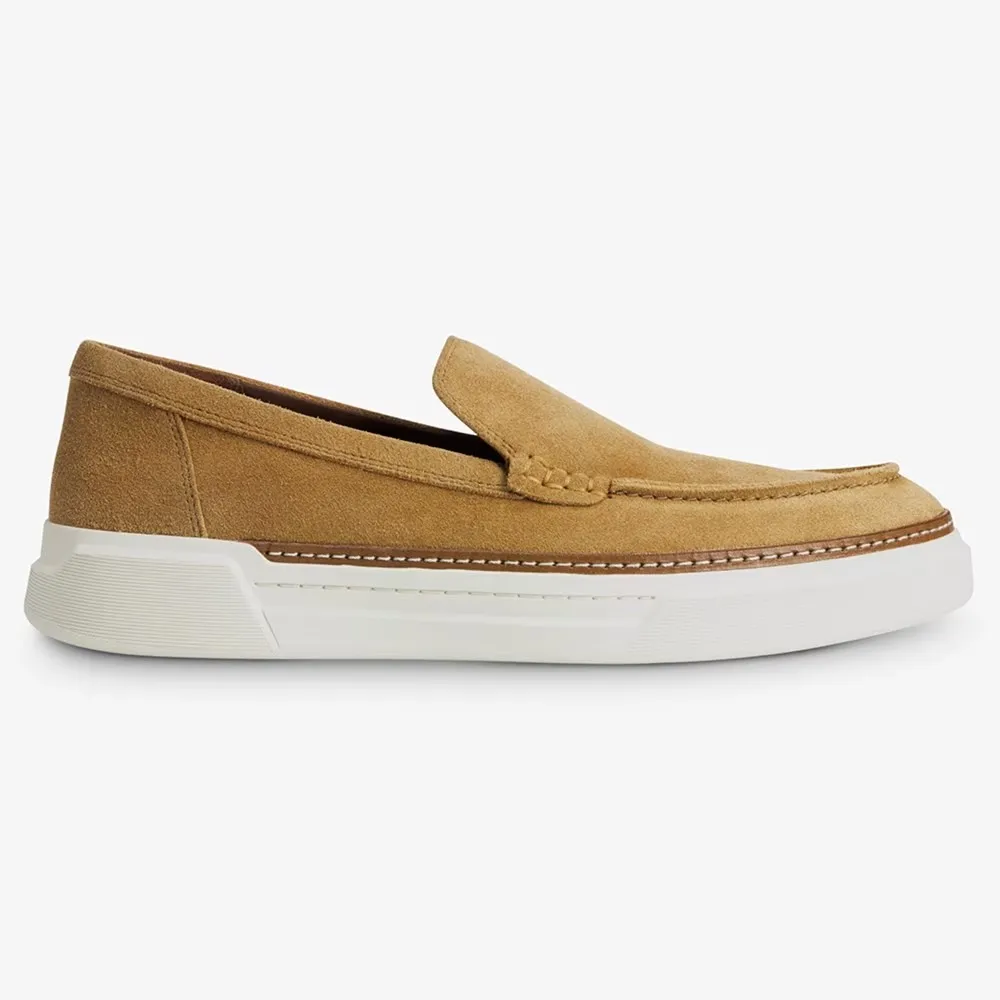 Casual Style Pull-On Sneaker