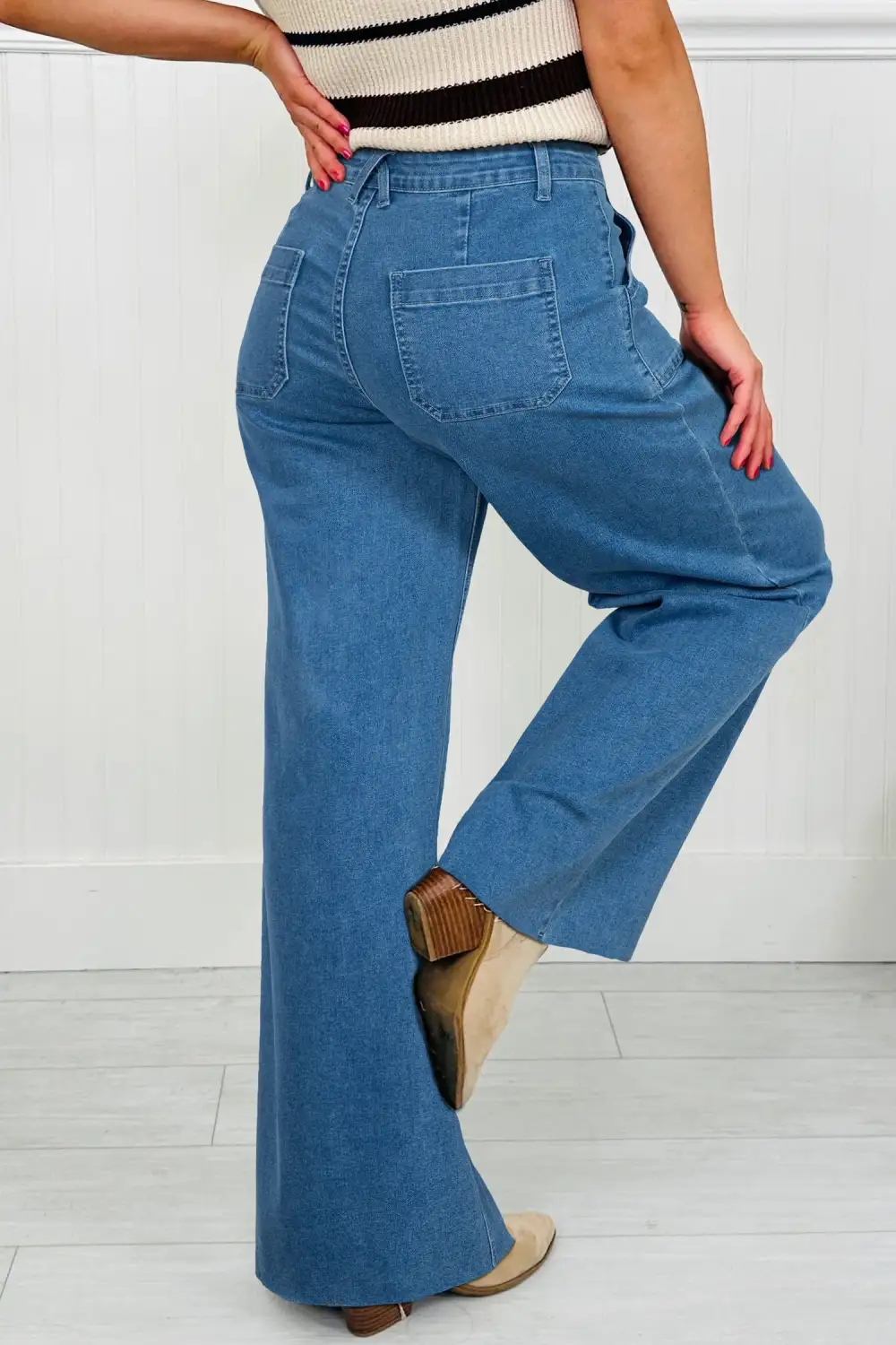 Women's Retro Washed Patch Pocket Loose Jeans