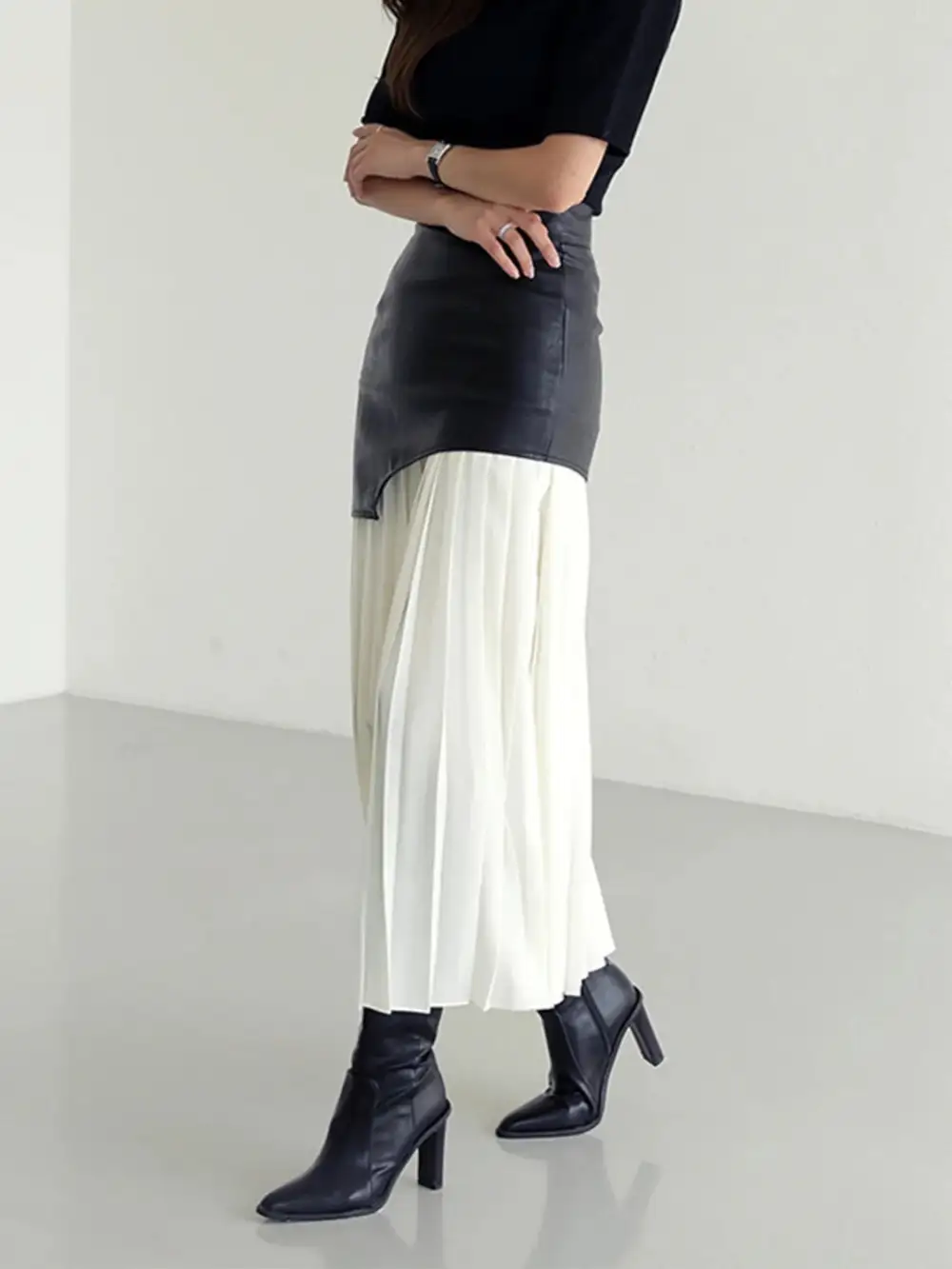 Pleated Contrast Skirt