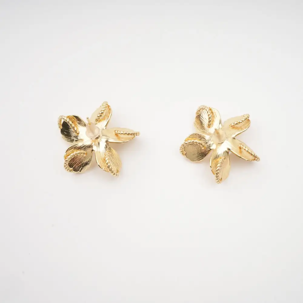 floral faux-pearl stud earrings