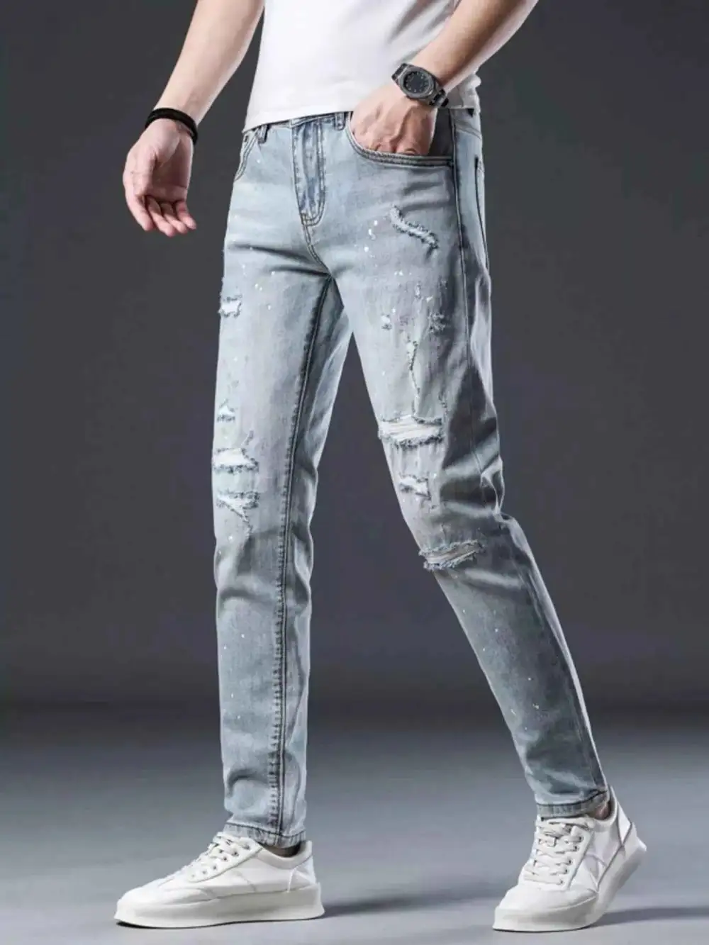 Distressed Slim Fit Jeans