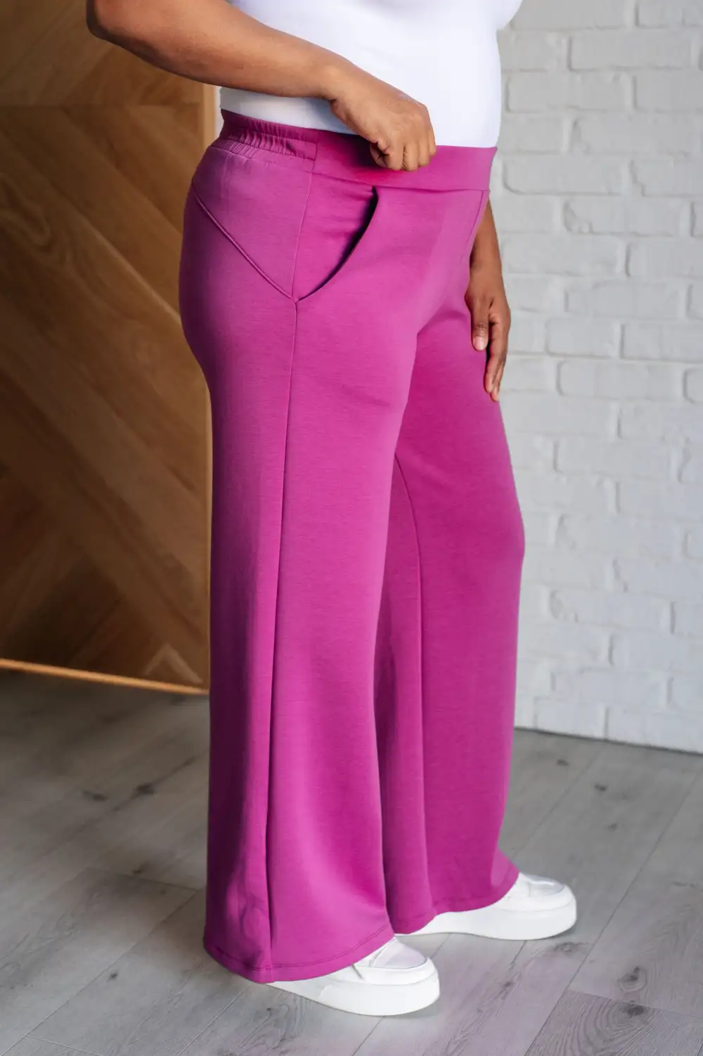Resort Travel Wide Leg Crop Pants In Magenta