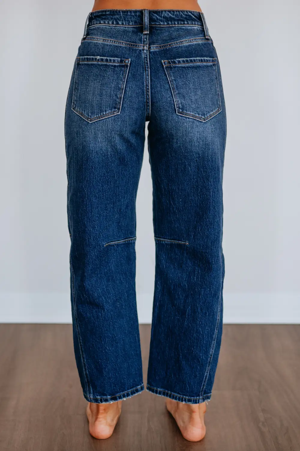 Women's High Rise Barrel Leg Ankle Length Jeans