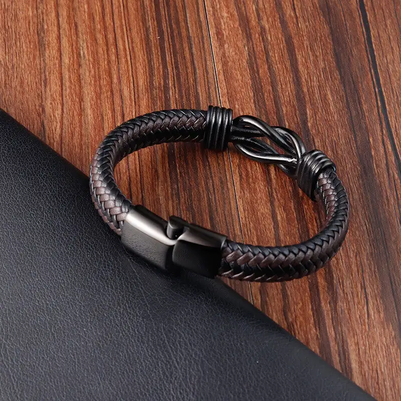 Endless Knot Pattern Titanium Steel Leather Buckle Bracelet