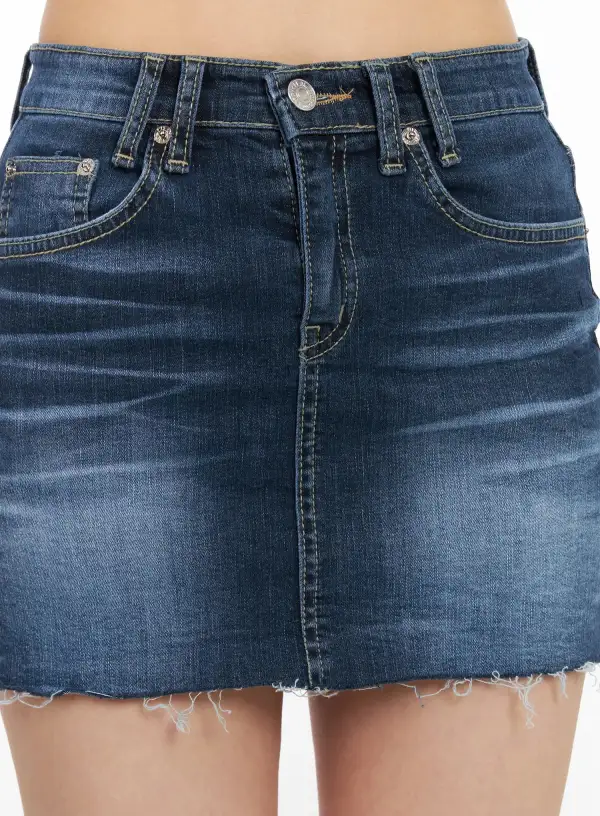 Classic Frayed Hem Denim Mini Skirt