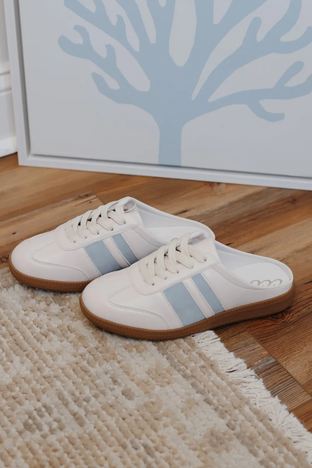 Lace Up Contrast Detail Casual Sneakers