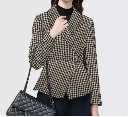 Notched Collar Woolen Blazer