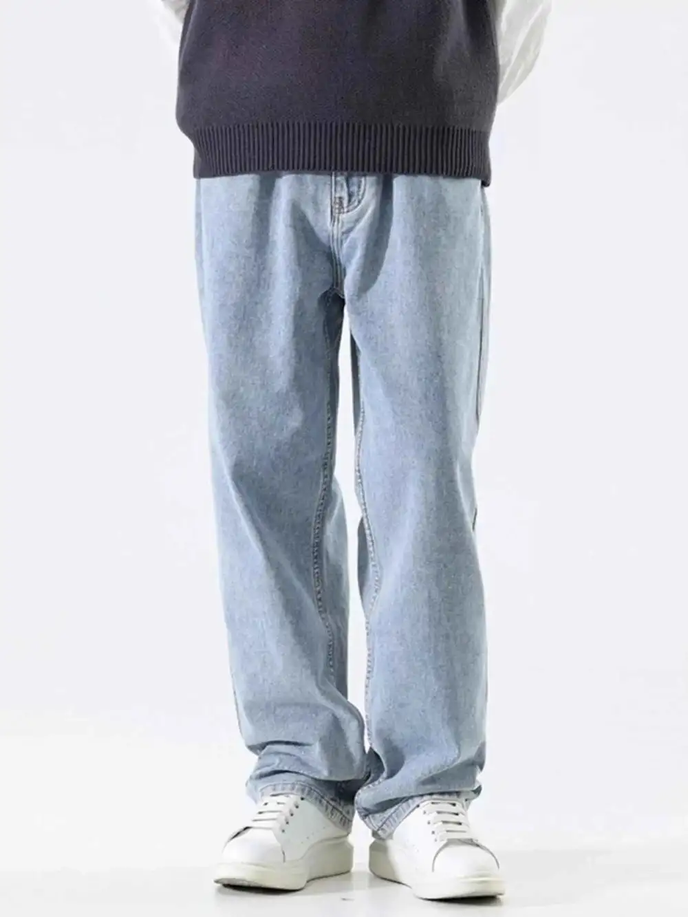 Relaxed Fit Wide Leg Jeans