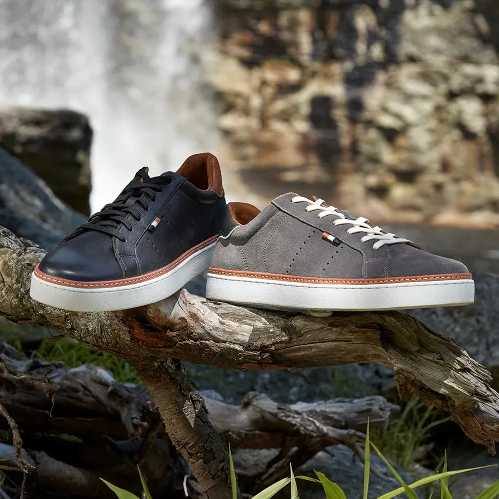 Slightly Roomier Feel Lace-up Casual Style Sneaker
