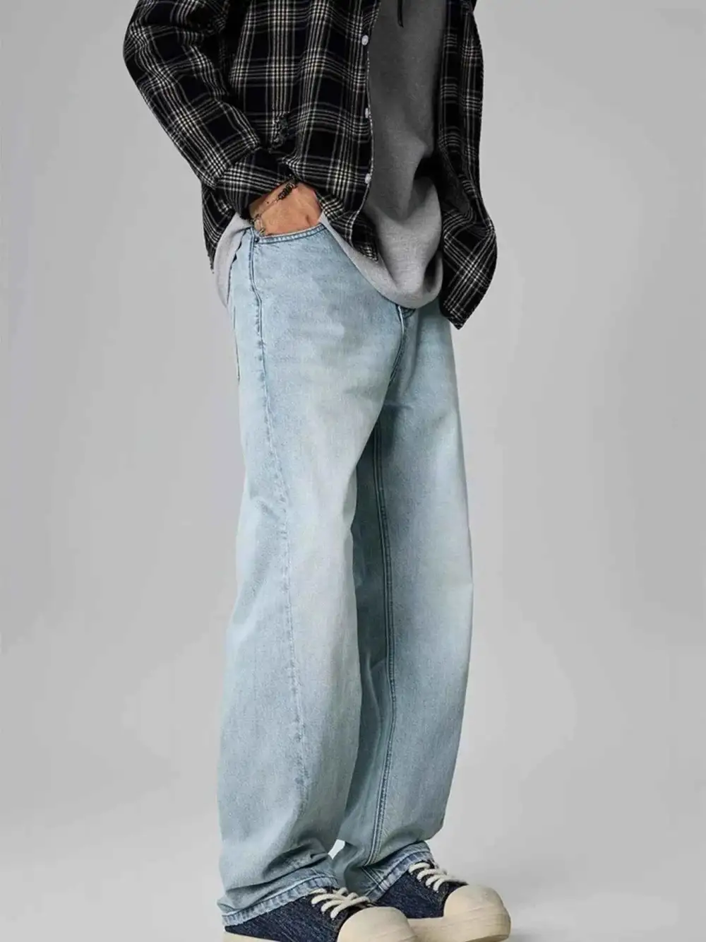 Modern Wash Straight Leg Jeans