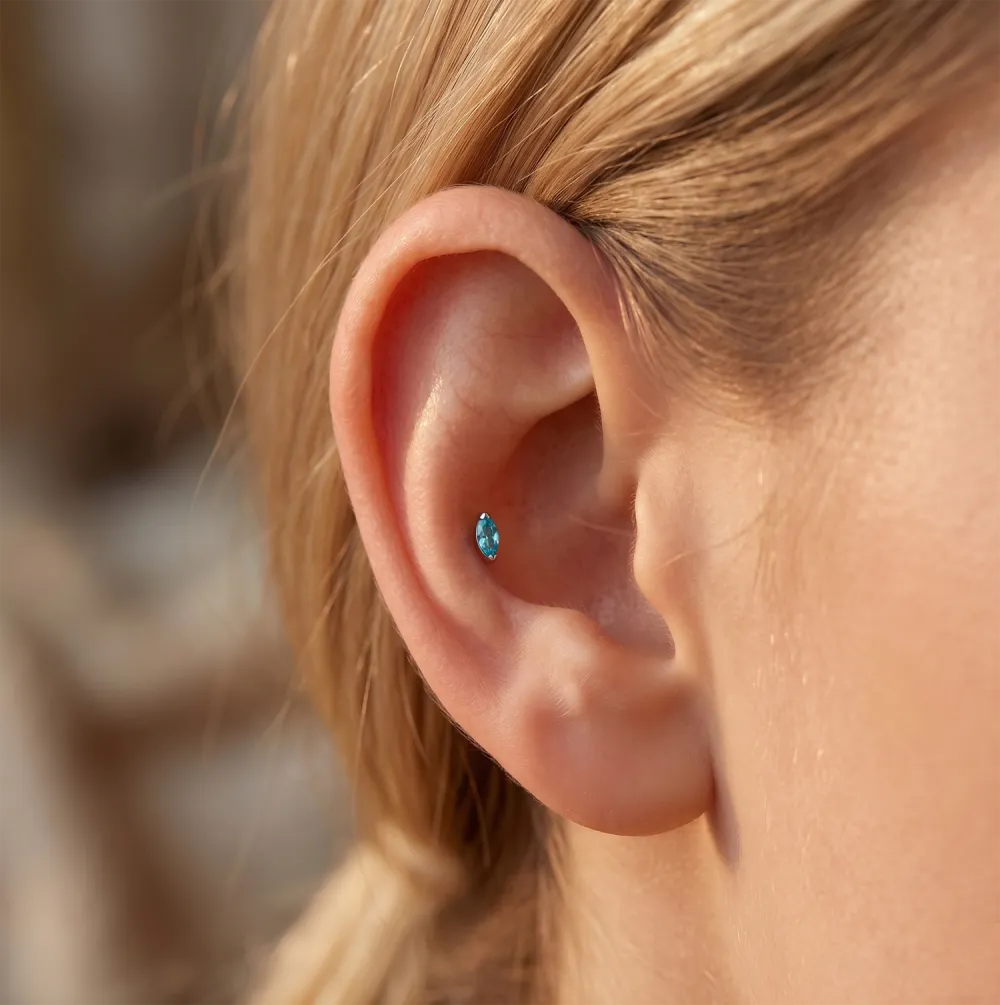 Essential Titanium Labret Stud