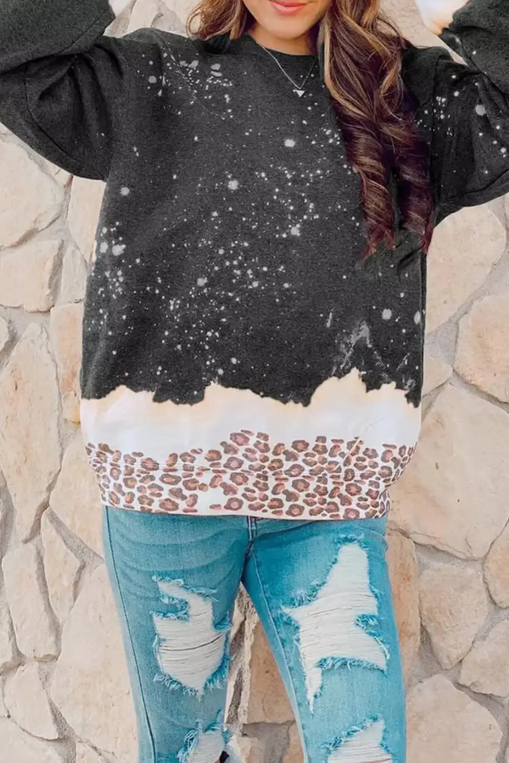 Snowy Graphic Leopard Bleached Sweatshirt