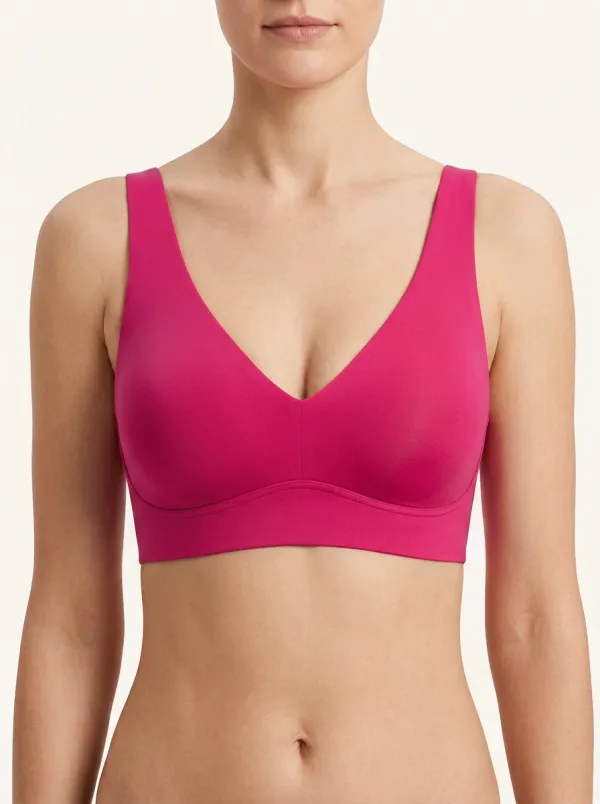 Classic V-Neck Seamless-Look Bra