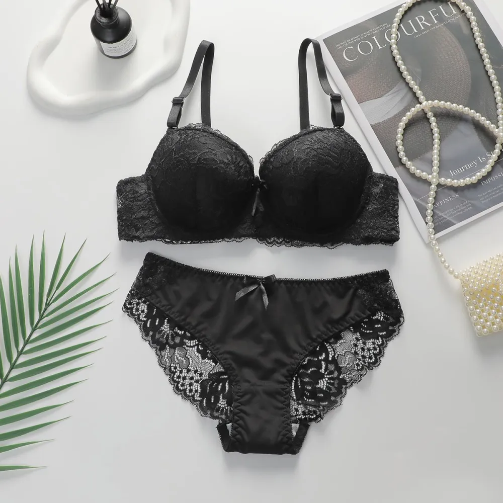 Adjustable Lace Underwire Bra And Panty Set
