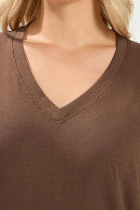 Chocolate Brown V-Neck Longline T-Shirt detail 3