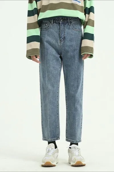 Understated Washed Pocketed Stretch Straight Leg Jeans