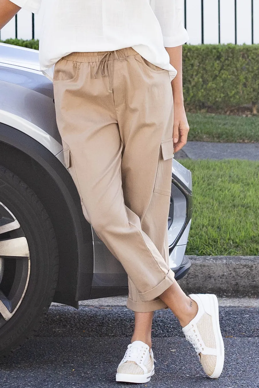 High Rise Cargo Pants With Elastic Waist And Drawstring