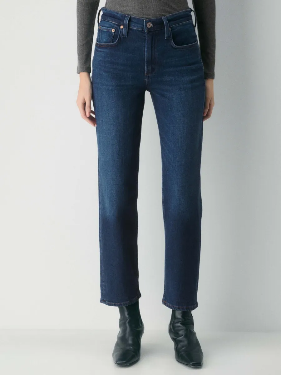 Minimalist Slim Straight Jeans