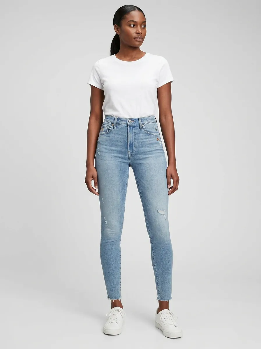 Women's Casual Distressed Light Wash Printed Slim Jeans