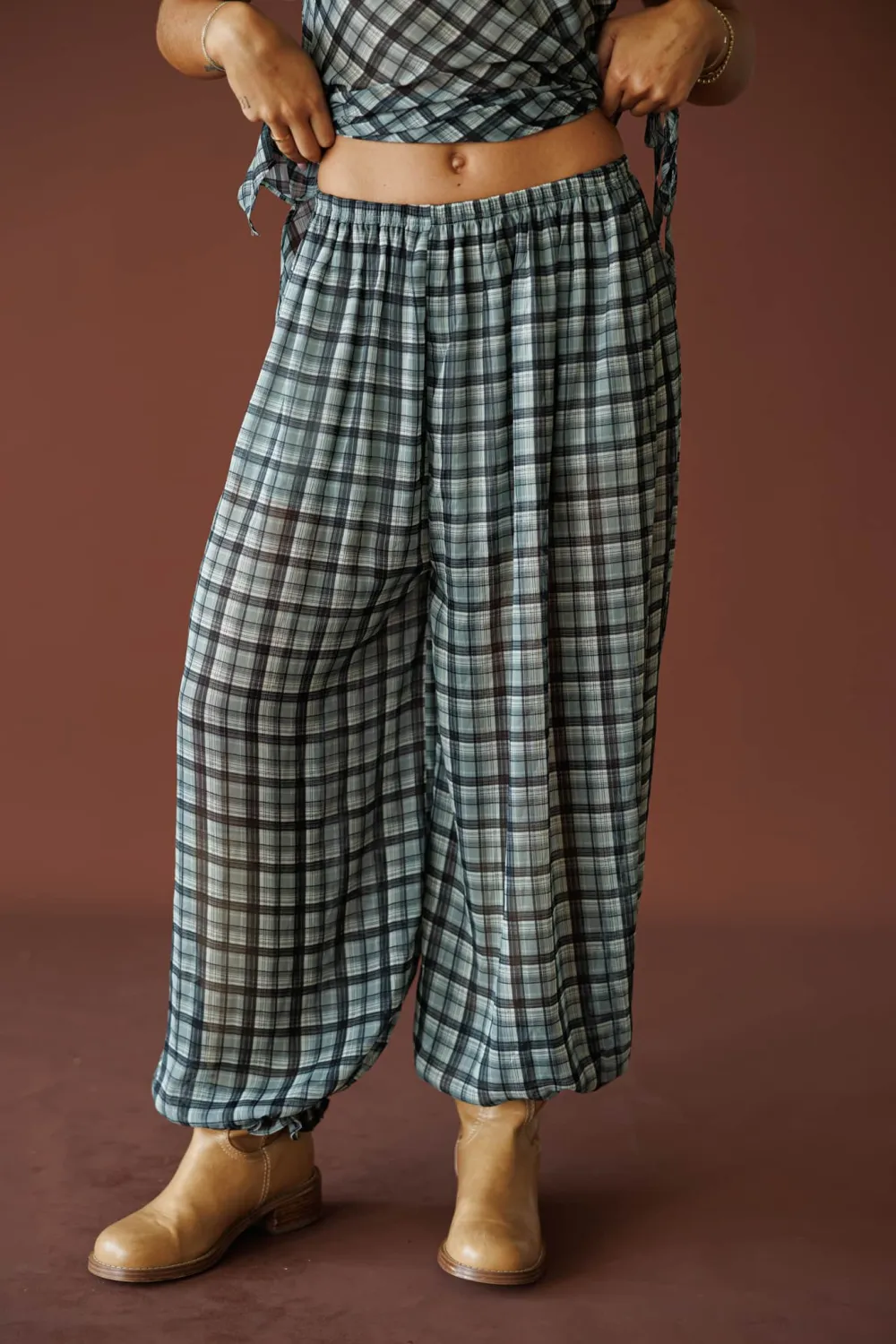 Wide-Leg Relaxed Pants