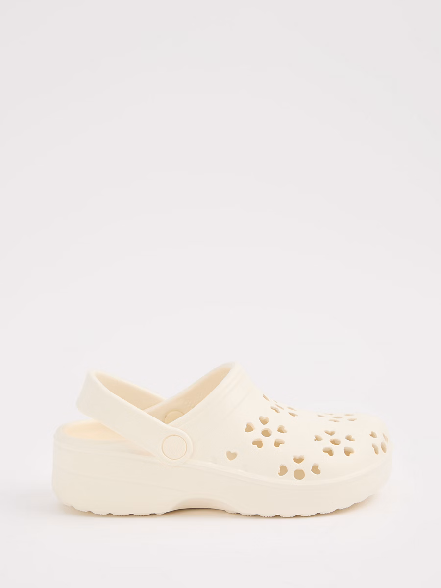 Kids Summer Footwear detail 3