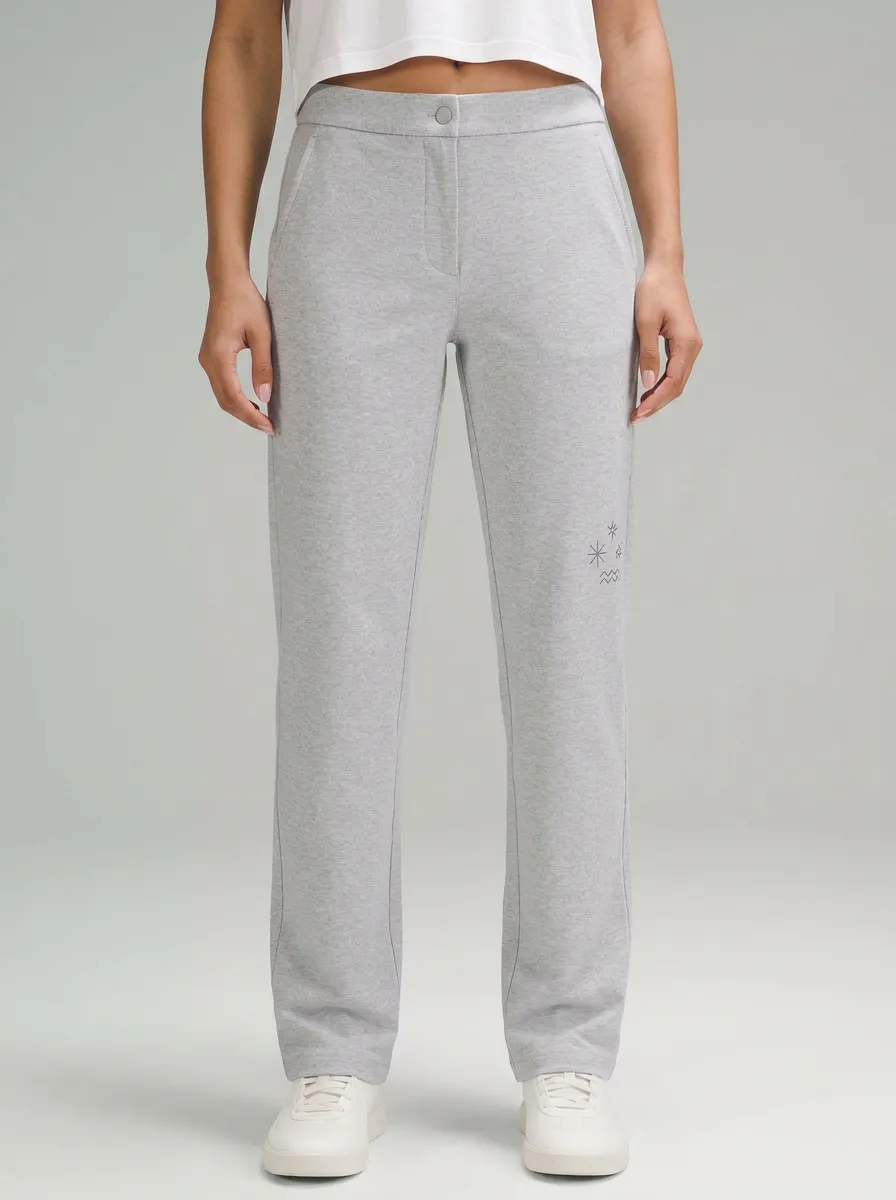 Women's Minimalist Star Graphic Printed Mid-Rise Straight Leg Pants