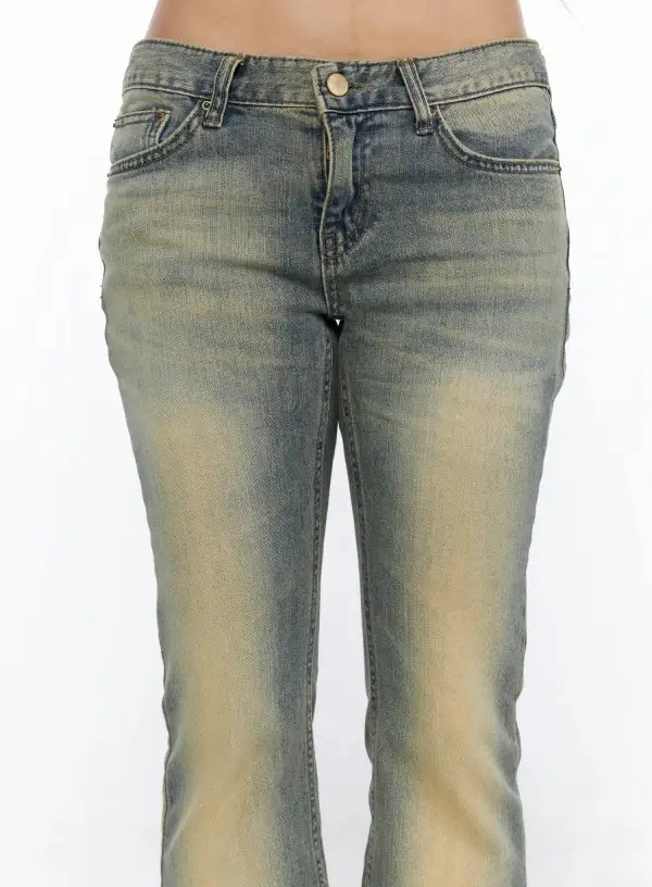Deep Tint Wash Capri Jeans