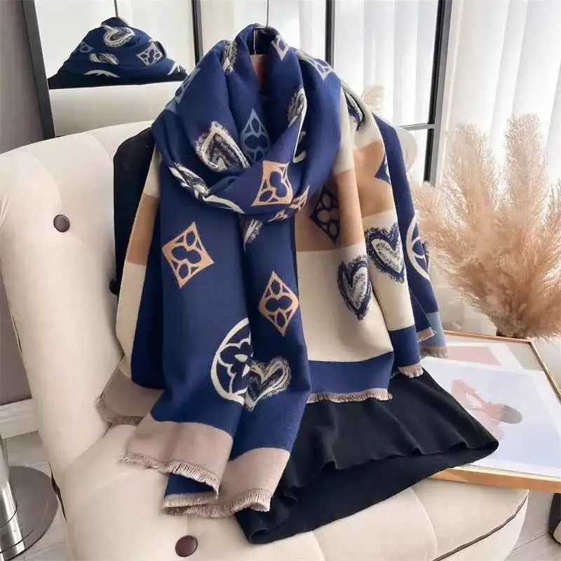 Minimal Cozy Scarf