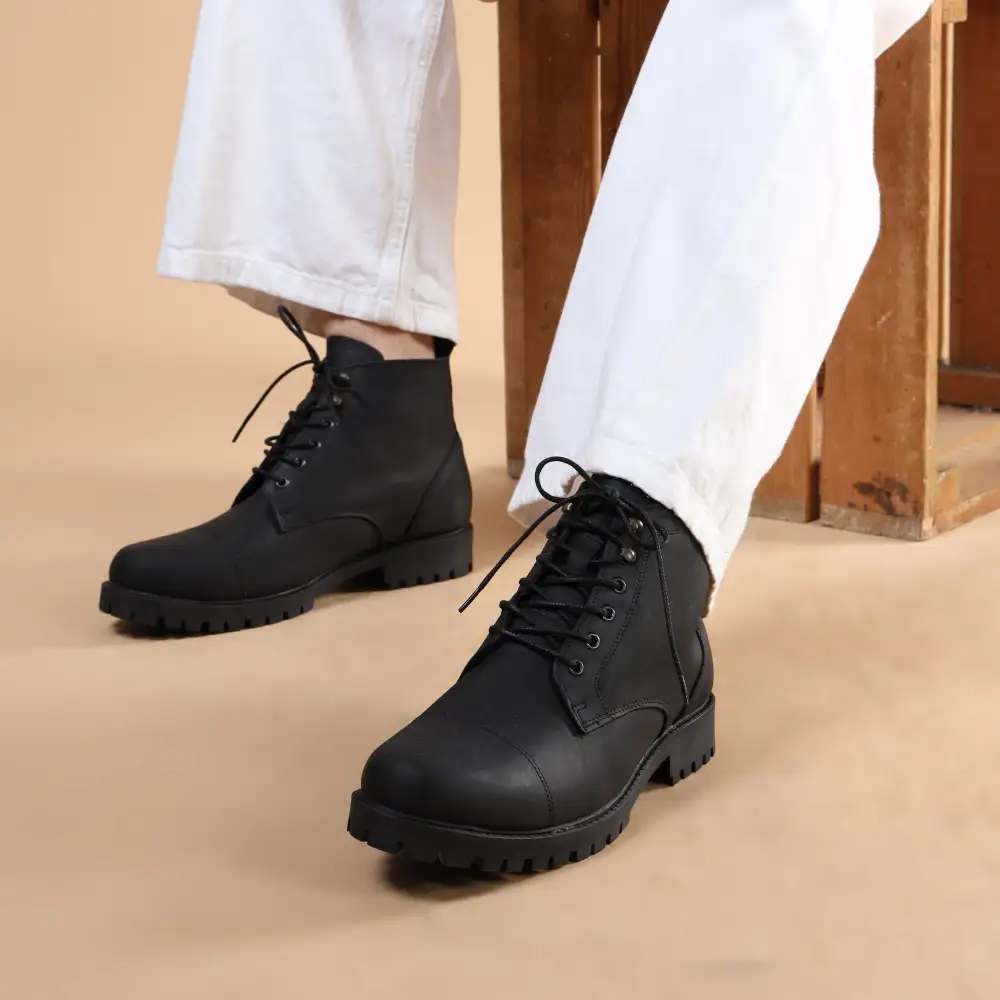 Men's Relaxed Everyday Lace Up Round Toe Riding Boots