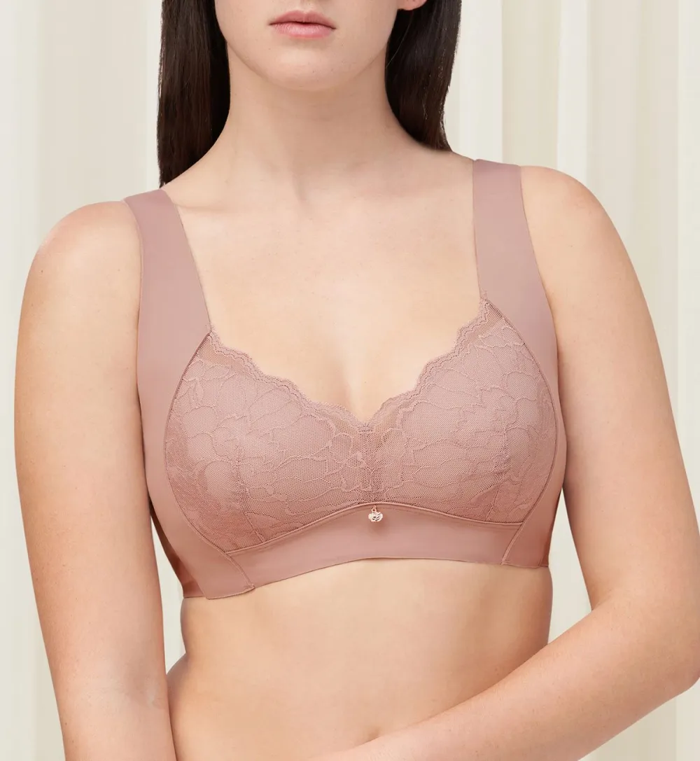 Women's Light-Support Non-Wired Full-Cup Padded Lace Molded Bra